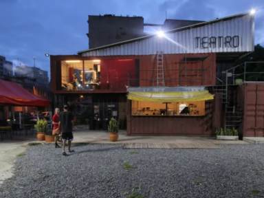 Artistas e moradores resistem à remoção do Teatro de Contêiner espaço cultural no centro de São Paulo