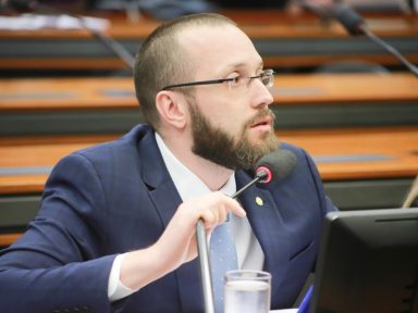 Bolsonarista servil a Trump ataca o Itamaraty, por condenar agressão ao Irã