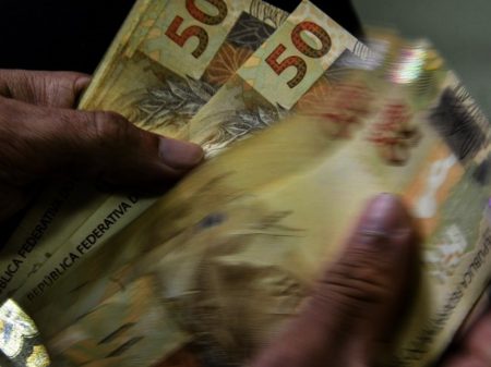 Juro de um mês consome o dobro dos bloqueios