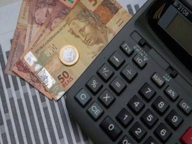 Juros pressionam orçamento e inadimplência avança