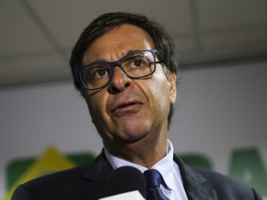 A pedido da PGR, PF prende ex-ministro de Bolsonaro por tentar obstruir a Justiça