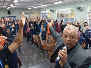 Terceirizada da Petrobrás atrasa salários e trabalhadores entram em greve