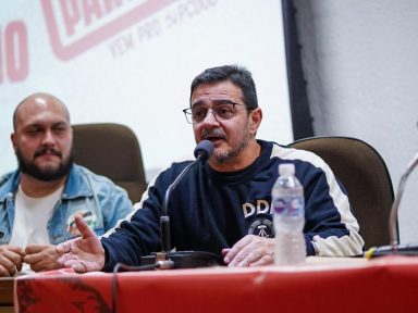 Economista critica disputa de “quem faz o melhor ajuste fiscal” e defende “projeto nacional de desenvolvimento”