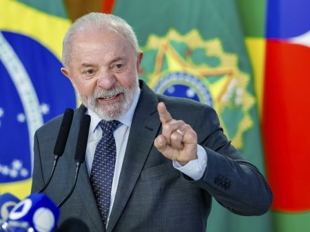 Lula rebate Trump e afirma que o “Brasil não aceitará tutela de ninguém”