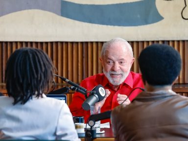 “Se não regularmos as plataformas digitais, estamos vulneráveis”, adverte Lula