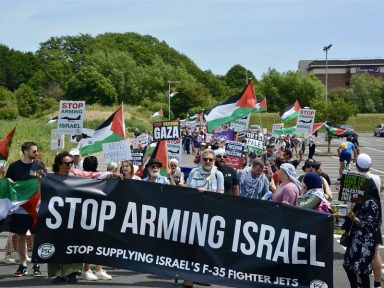 Ingleses protestam diante da Lockheed Martin  contra envio de armas a Israel