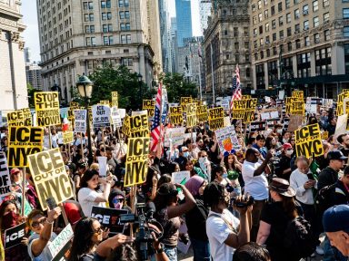 Protestos contra gestapo anti-imigrantes de Trump se espalham pelos EUA: “fora”