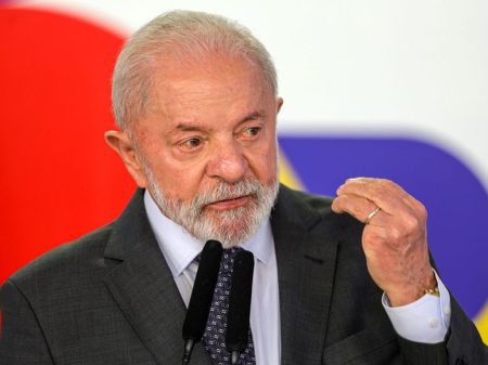 Alta dos juros trava a economia e sabota Lula