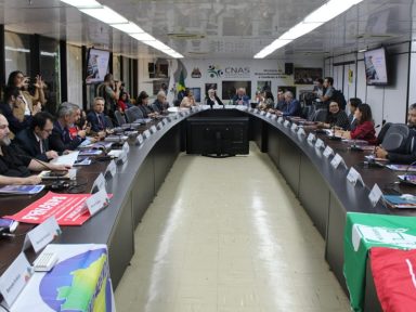 Servidores denunciam redução de salários em reforma administrativa e convocam protesto