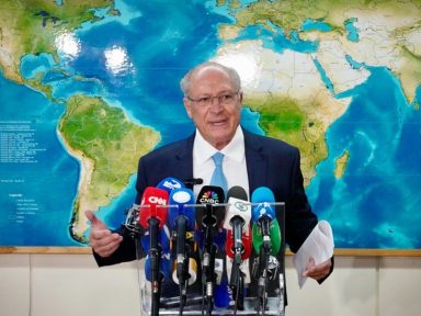 “Negociação não terminou, começa mais forte agora”, diz Alckmin