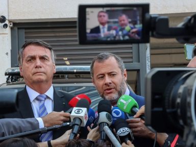 Advogado de Bolsonaro, acusado de obstrução, depõe na PF
