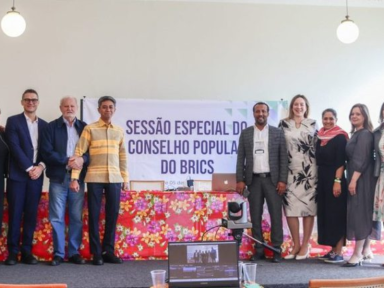 Conselho Popular do BRICS defende universalização da saúde e desdolarização da economia