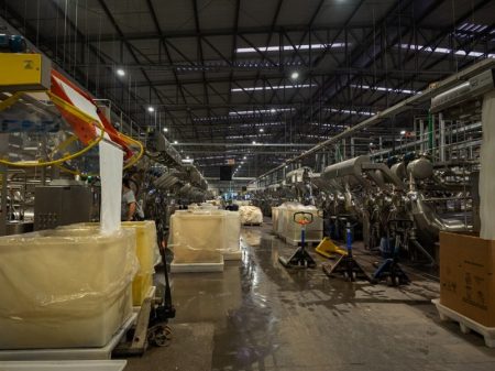 Faturamento da indústria encolhe 1,2% em maio, aponta CNI