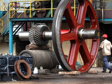 Produção industrial cai 0,5% em maio