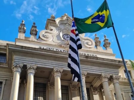 Entidades convocam ato no Largo de São Francisco em repúdio a tarifaço de Trump