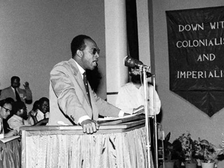 Nascido há 100 anos, Frantz Fanon foi pioneiro da descolonização
