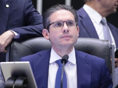 Deputados do PL desacatam STF e fazem moções para apoiar crimes de Bolsonaro