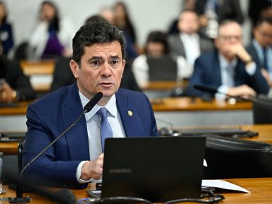 Moro falsifica a história para continuar flertando com o bolsonarismo
