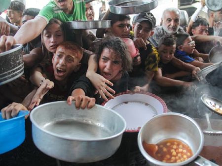 ONU condena Israel por reter 6 mil caminhões de alimentos e matar de fome as crianças de Gaza