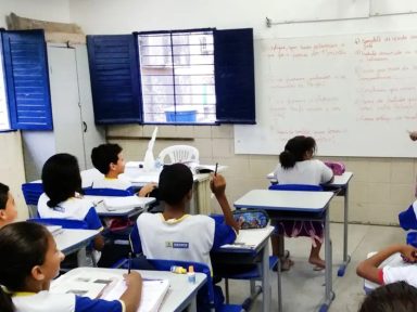 “Piso Constitucional da Educação está em risco”, denuncia manifesto