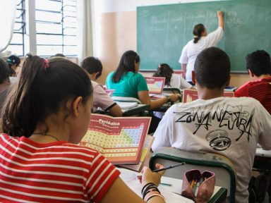 Justiça suspende decreto de Tarcísio que autorizava demissão de professores como punição