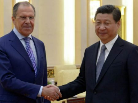 China condena tarifaço de Trump à Rússia e lembra que “coerção não resolve problemas”