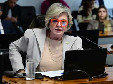 “Culpa por Bolsonaro estar de tornozeleira é de Eduardo: moleque”, diz senadora bolsonarista