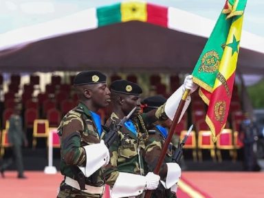 Senegal soma-se a outros países africanos na expulsão de tropas francesas do país