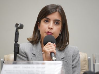 Aliança Trump-Bolsonaro “trama para taxar o PIX”, denuncia Tabata