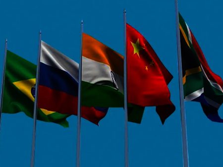 Fortalecer o BRICS ajuda o Brasil a ampliar relações com o mundo, diz Amorim
