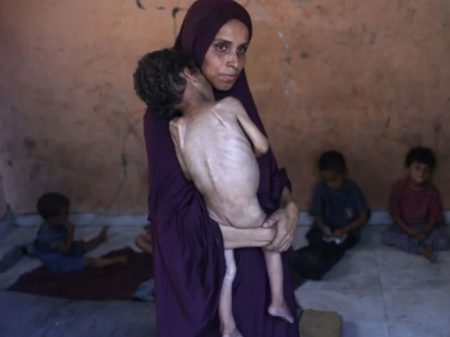 Mundo deve punir Israel para pôr fim à carnificina em Gaza, defende professor da USP