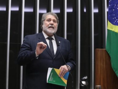 “Chantagem de Trump contra o Brasil não será tolerada”, diz vice-líder do governo