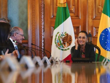 Alckmin abre espaço para venda de carne e aviões brasileiros ao México