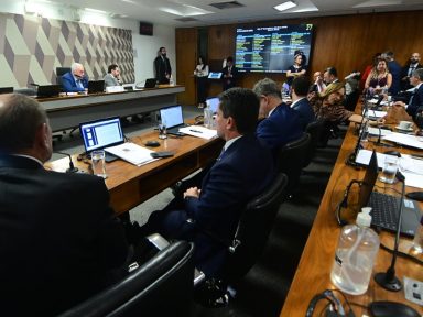 CCJ do Senado retrocede e aprova voto impresso