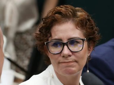 Justiça italiana marca audiência para tratar da extradição de Carla Zambelli