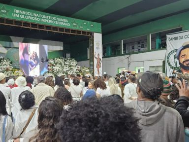Brasil se despede de Arlindo Cruz com emoção e samba na quadra da Império Serrano