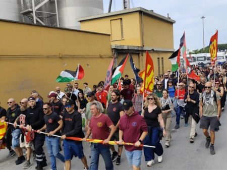 Estivadores europeus se negam a embarcar armas para Israel massacrar palestinos