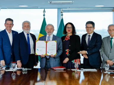 Lula sanciona lei que libera R$ 22 bilhões do FNDCT para impulsionar ciência, tecnologia e inovação