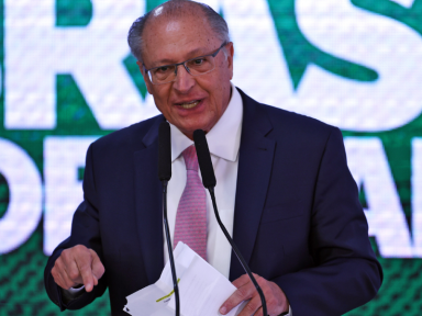 Alckmin cobra celeridade do Congresso para aprovar auxílio a afetados por tarifaço dos EUA