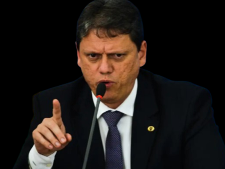 Tarcísio diz que seu “primeiro ato” seria indulto a Bolsonaro