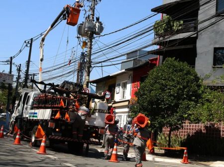 Energia privatizada inferniza consumidor: alta de 14% em SP
