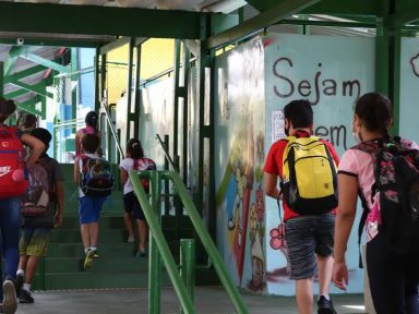 Governo de SP é condenado por promover trabalho infantil em escolas estaduais