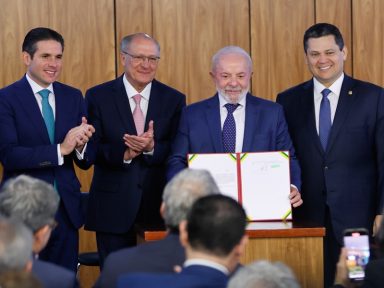 Motta elogia MP em defesa do Brasil e garante trâmite célere na Câmara