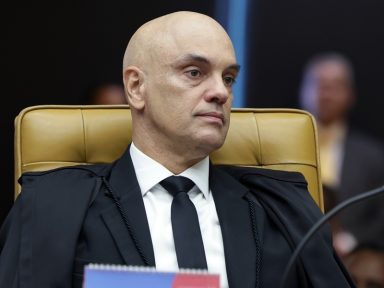 Moraes denuncia “organização criminosa” por tentar submeter STF à autoridade estrangeira