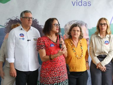 “Ciência e saúde pública precisam andar de mãos dadas”, diz ministra Luciana Santos