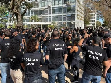 União propõe 18% de reajuste a policiais civis do DF, que pedem paridade com a PF