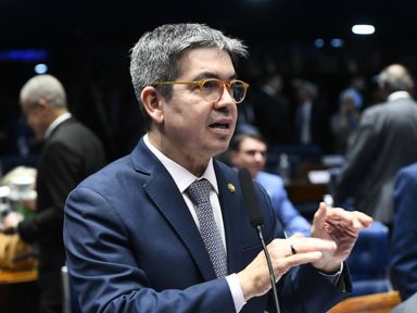 Líder do governo diz que “temos maioria” na CPMI do INSS, após oposição eleger presidente