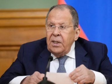 Lavrov defende “diálogo” que traga “segurança coletiva” enquanto denuncia sabotagem de Kiev