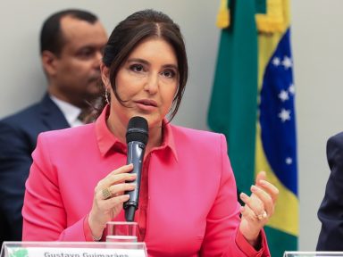 Simone Tebet critica bolsonaristas pelo sequestro da Câmara e do Senado: “tentativa de golpe”