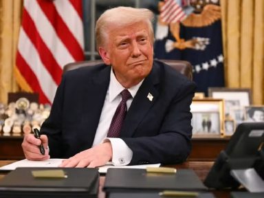 Ditador Trump, com apoio da família Bolsonaro, volta a ameaçar Brasil e Moraes